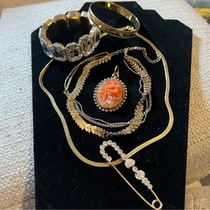 Vtg Gold tone & Rhinestone jewelry lot~ chain necklace, brooch pendant bracelets